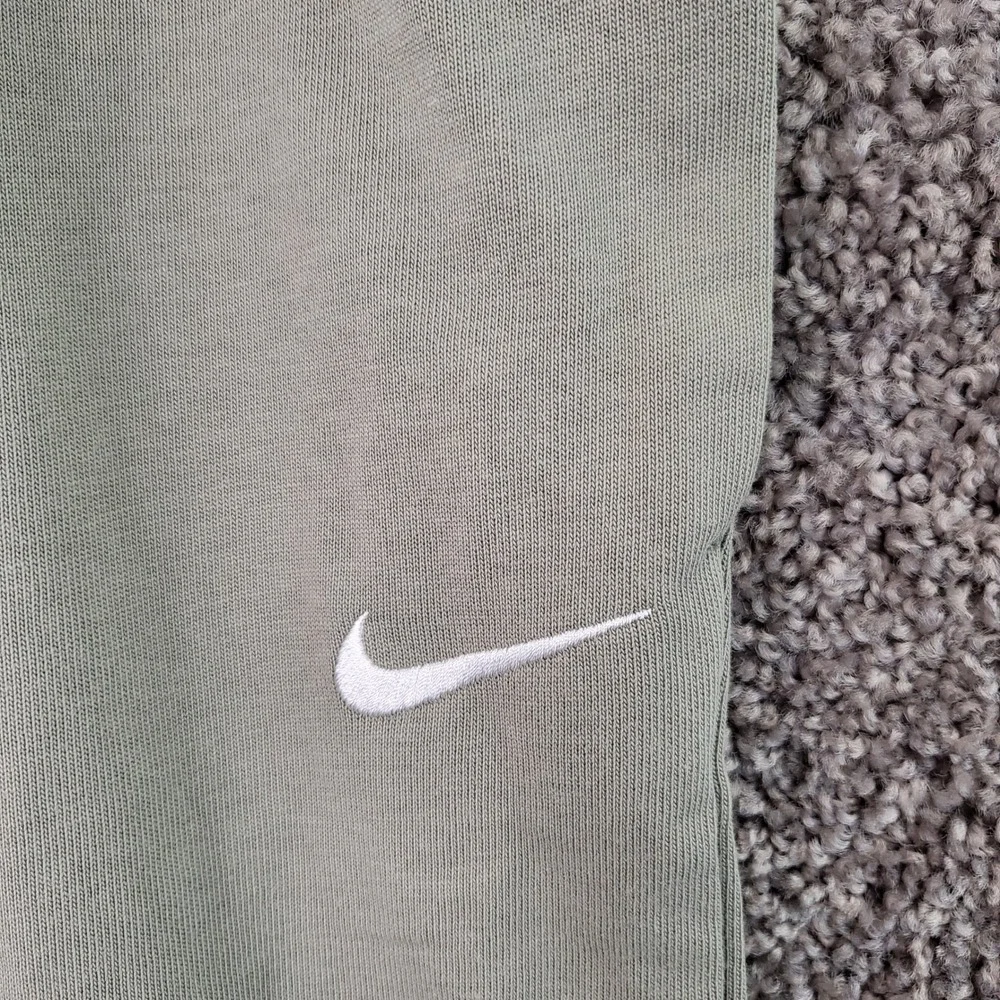 Nike please review